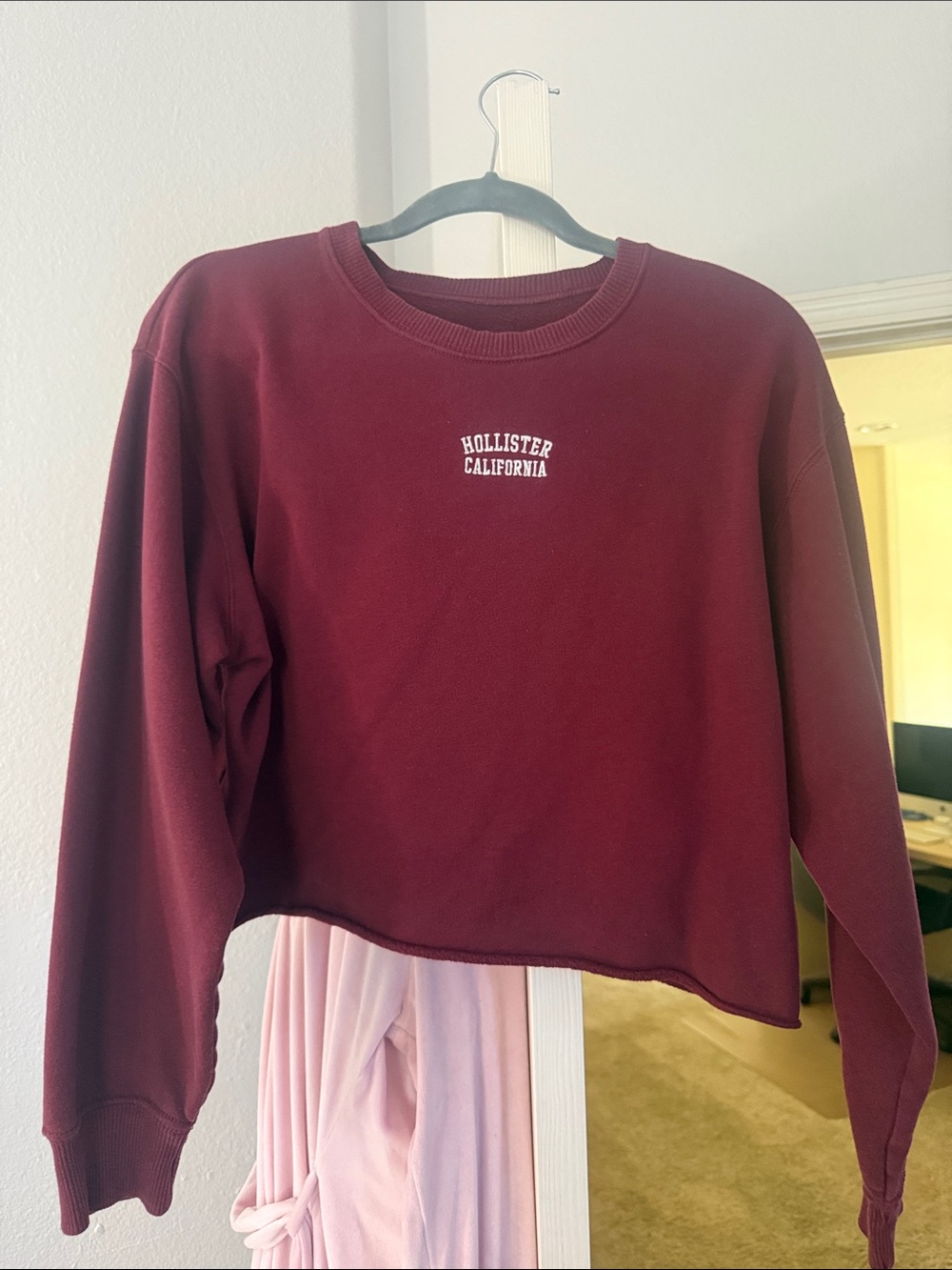 Hollister Burgundy Cropped Crewneck Sweatshirt